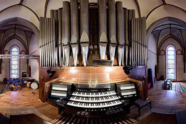 Эксклюзивные музыкальные экскурсии в Калининградской областной филармонии