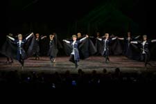 Государственный фольклорный ансамбль песни и танца «Нохчо», фестиваль «Русская музыка на Балтике», Драмтеатр, 14 Мая 2025г. — фото 2