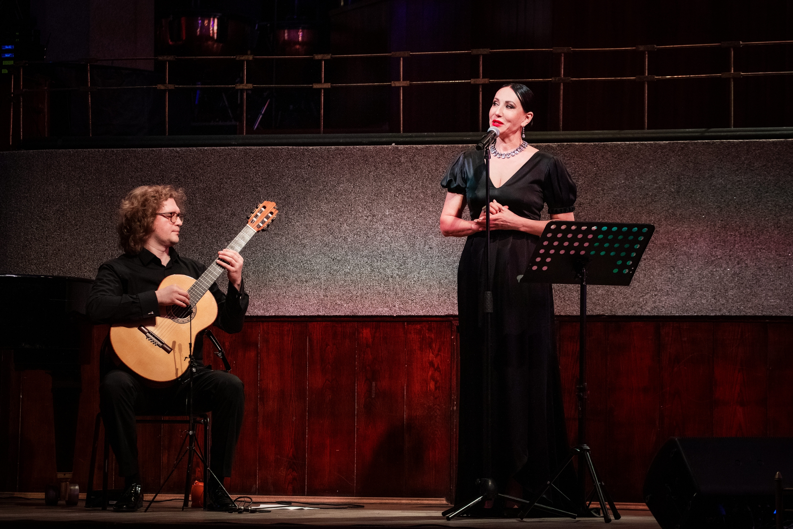 «Роман с романсом»: Алика Смехова и Роман Зорькин в овациях калининградцев