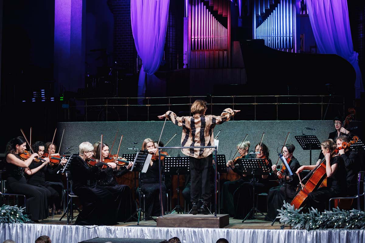 "Новый год с Камерным оркестром: от Штрауса до Цфасмана", Камерный оркестр, солисты филармонии, дирижёр Е.Толкачёва, 5 Января 2026г.