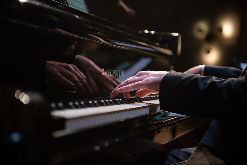 XIX Международный фестиваль "Джаз в филармонии". Ансамбль "Уральский диксиленд" (Челябинск), 11 Ноября 2022г. — фото 28