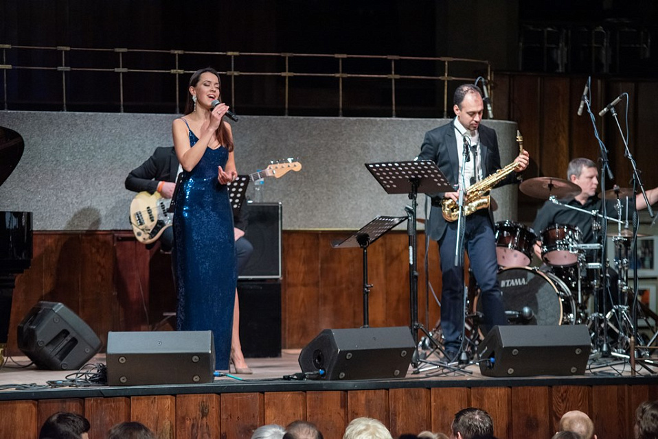 XIX МЕЖДУНАРОДНЫЙ ФЕСТИВАЛЬ "ДЖАЗ В ФИЛАРМОНИИ". ОКСАНА ВОЙТЕНКО И OXYJAZZ, 18 Ноября 2022г. — фото 4