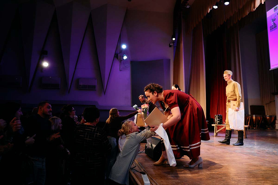 Концерт проекта "Поезд Победы" в исполнении солистов филармонии, Донецкая государственная академическая филармония, 4 Ноября 2025г. — фото 23