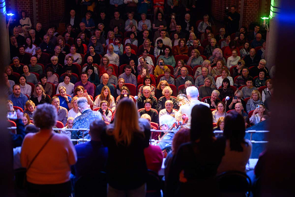 Стивен Митчелл и Джем-бенд Максима Пиганова, Международный фестиваль "Джаз в филармонии", 18 Ноября 2025г. — фото 11
