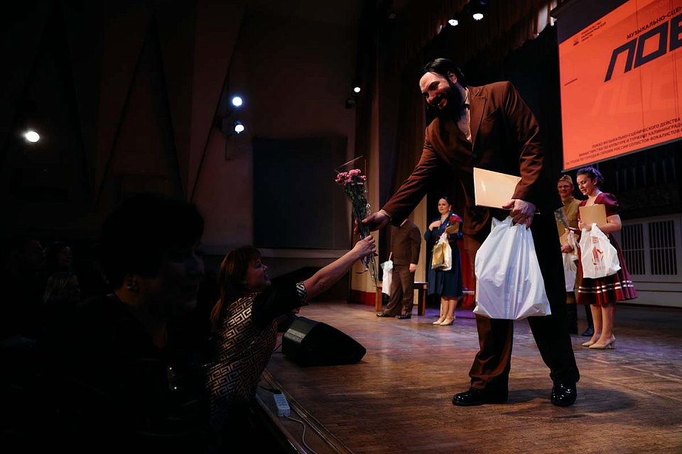 Концерт проекта "Поезд Победы" в исполнении солистов филармонии, Донецкая государственная академическая филармония, 4 Ноября 2025г. — фото 25