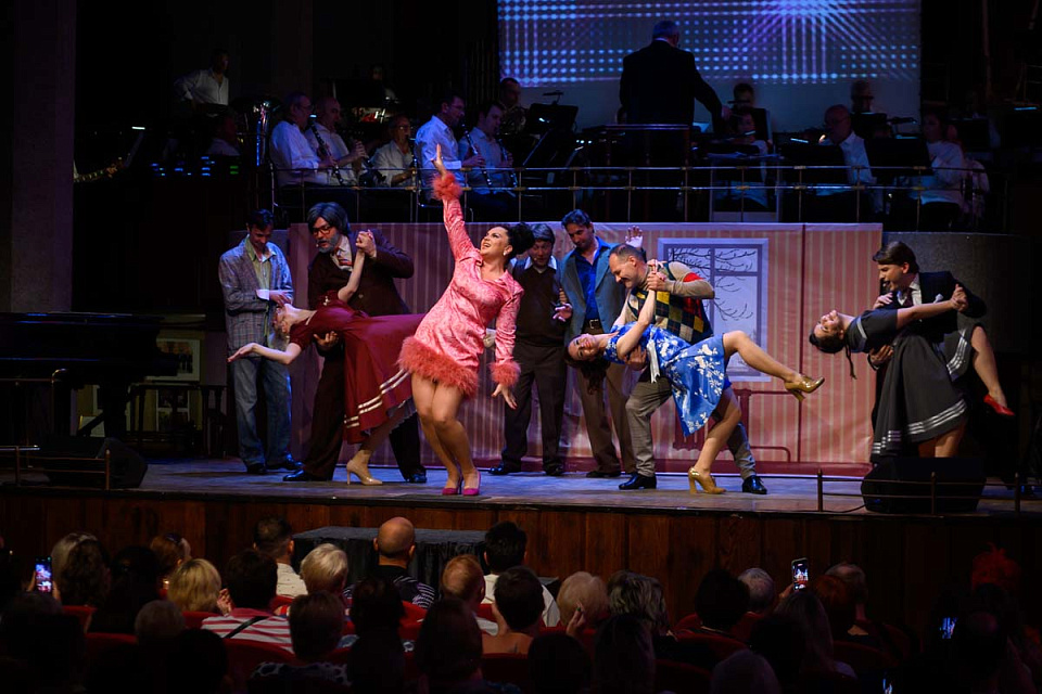 Театрализованное шоу, мюзикл в духе 60-х "А у нас во дворе...", 30 Июня 2024г. — фото 23