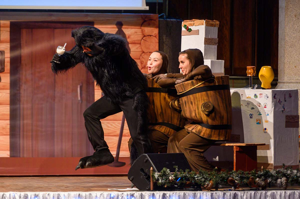 «Пароль — по щучьему велению», семейное новогоднее представление в исполнении солистов и артистов филармонии, декабрь 2024 г — янв, 25 Декабря 2024г. — фото 12