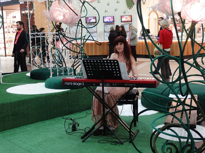 Мини-концерт солистов филармонии в ТРЦ «Европа», 14 Февраля 2024г. — фото 3