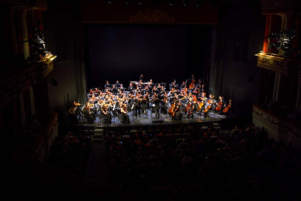 Концерт РНМСО, дирижёр А.Рубин, солист П.Милюков, фестиваль "Русская музыка на Балтике", драмтеатр, 7 Мая 2024г. — фото 3