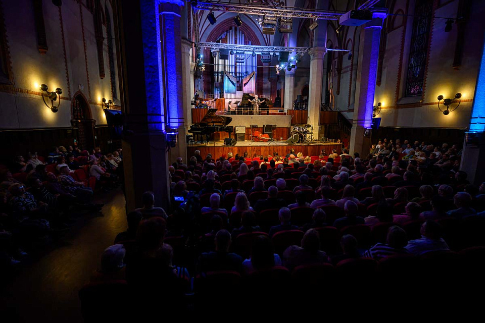Международный фестиваль «Джаз в филармонии», Ансамбли «ЗВУК» (Москва) и «Акцент» (Калининград), 19 Ноября 2025г. — фото 5