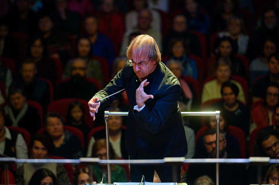 Фабио Мастранджело и Камерный оркестр филармонии, концерт к 65-летию Калининградской областной филармонии, 4 Октября 2024г. — фото 6