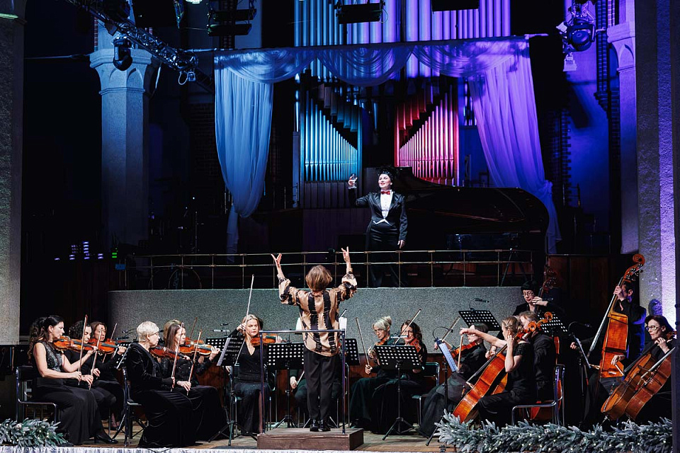 "Новый год с Камерным оркестром: от Штрауса до Цфасмана", Камерный оркестр, солисты филармонии, дирижёр Е.Толкачёва, 5 Января 2026г. — фото 5