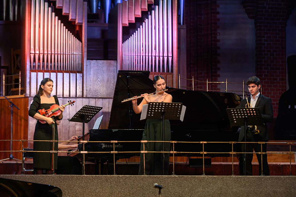 Международный фестиваль «Джаз в филармонии», Ансамбли «ЗВУК» (Москва) и «Акцент» (Калининград), 19 Ноября 2025г. — фото 7