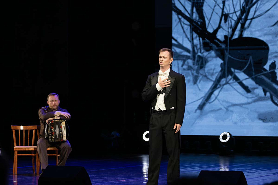 Концерт проекта "Поезд Победы" в исполнении солистов Калининградской филармонии, Городской дворец культуры г. Полярные зори, 26 Сентября 2025г. — фото 4