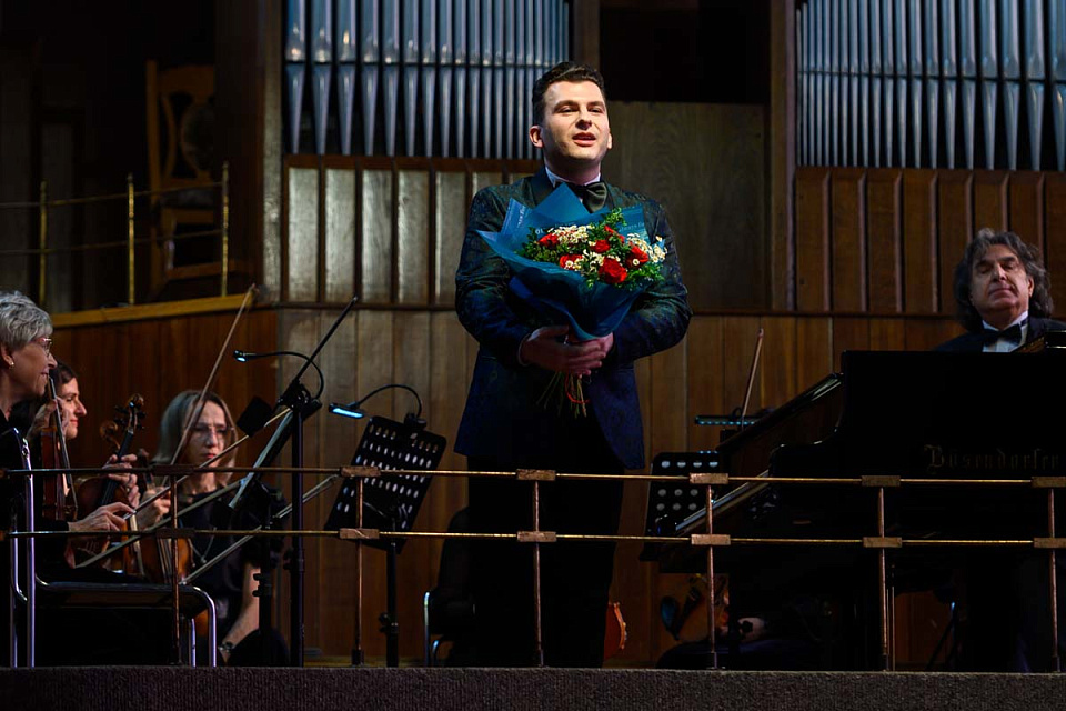 Камерный оркестр и солисты филармонии, дирижёр Фахраддин Керимов, фестиваль "Русская музыка на Балтике", 18 Мая 2024г. — фото 3