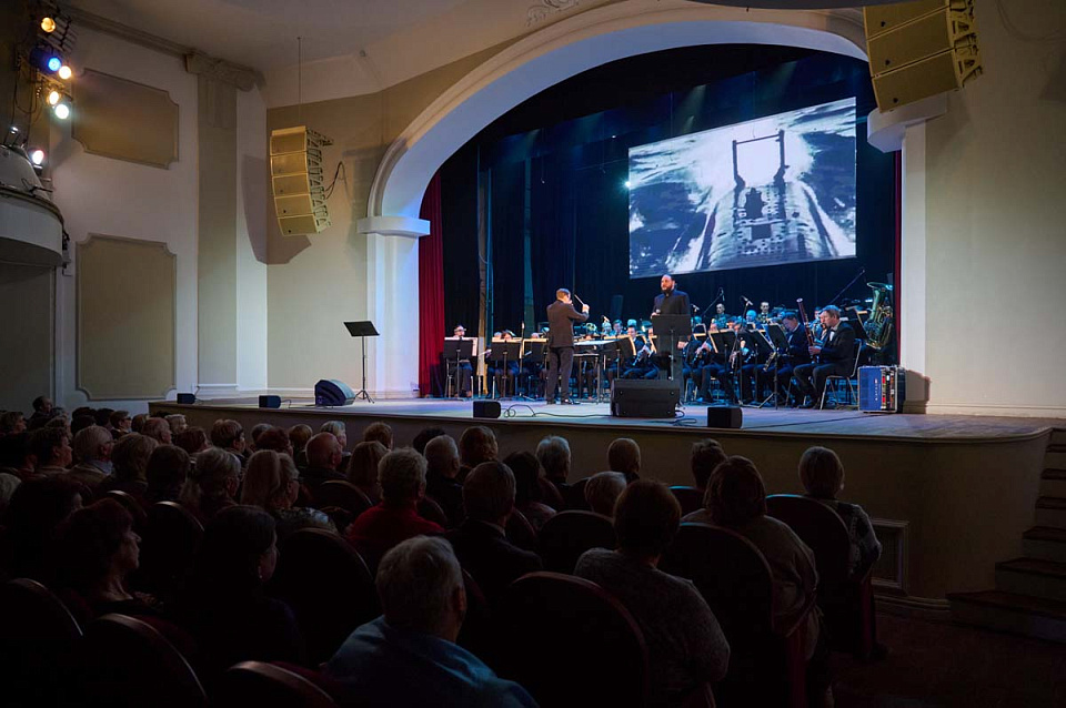 Финальный концерт проекта "Поезд Победы" в исполнении солистов филармонии, Тульского Губернаторского духового оркестра, Тула, 3 Декабря 2025г. — фото 13