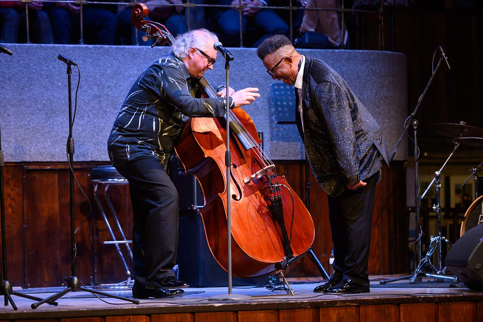 Стивен Митчелл и Джем-бенд Максима Пиганова, Международный фестиваль "Джаз в филармонии", 18 Ноября 2025г. — фото 15