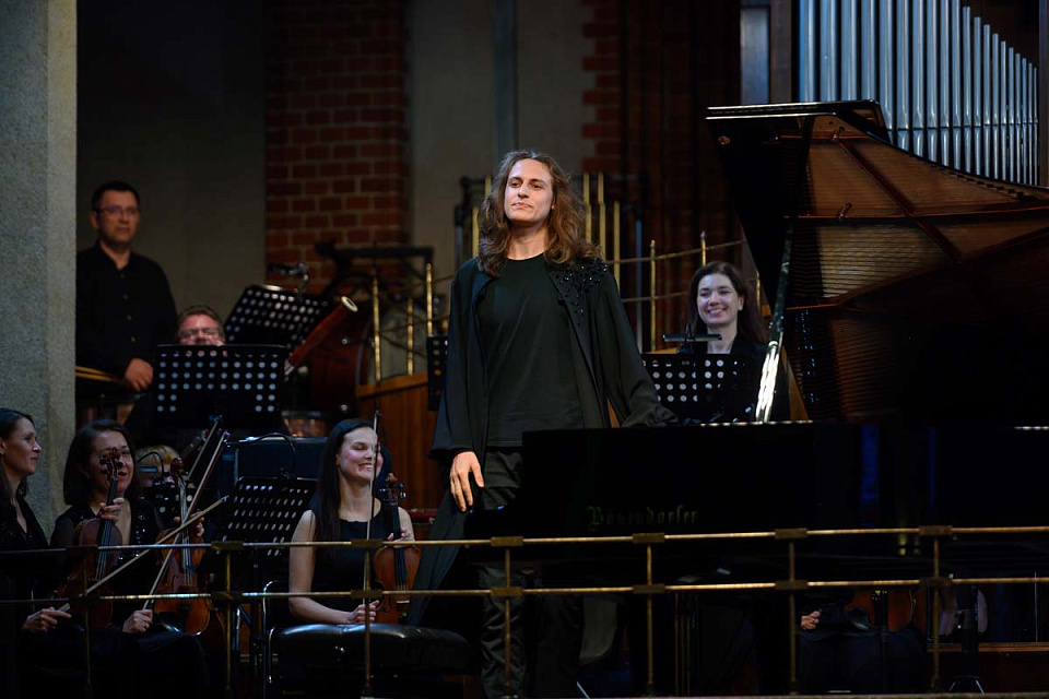 «МУЗЫКАЛЬНАЯ СБОРНАЯ РОССИИ»: Ф. Создателев, В.Вишневский И ОРКЕСТР ФИЛАРМОНИИ, 16 Марта 2024г. — фото 10