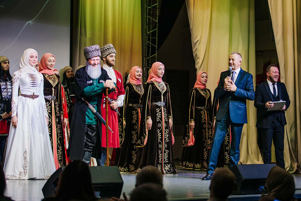 Государственный фольклорный ансамбль песни и танца «Нохчо», фестиваль «Русская музыка на Балтике», г. Гурьевск, 16 Мая 2025г. — фото 20