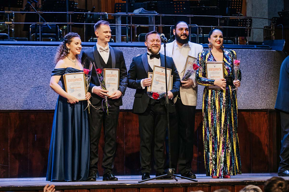 Гала-концерт Ко Дню артиста «Святая к музыке любовь...», Концертный духовой оркестр и солисты филармонии, 17 Января 2026г. — фото 2