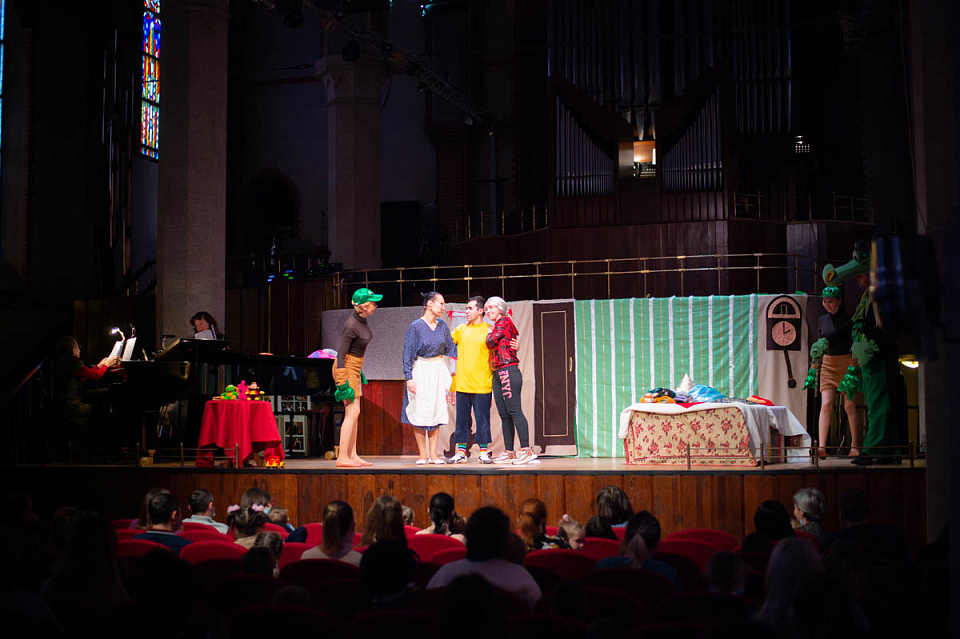 МУЗЫКАЛЬНЫЙ СПЕКТАКЛЬ «МОЙДОДЫР», 14 Февраля 2021г. — фото 118