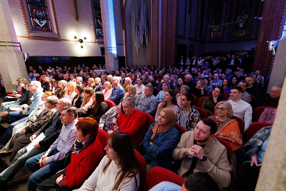 Мюзикл «Я подарю тебе Париж!», Концертный духовой оркестр и солисты филармонии, 8 Марта 2026г. — фото 12