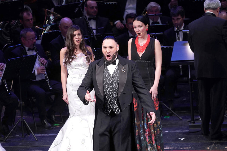 В Драмтеатре состоялся грандиозный гала-концерт «Опера, оперетта, мюзикл...», 12 Мая 2021г. — фото 79