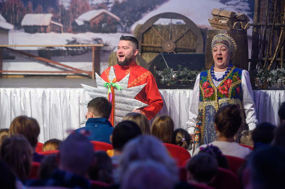 «Ночь перед Рождеством», музыкальная сказка в исполнении солистов и артистов филармонии, ансамбля «Русская песня», 1 Января 2025г. — фото 2