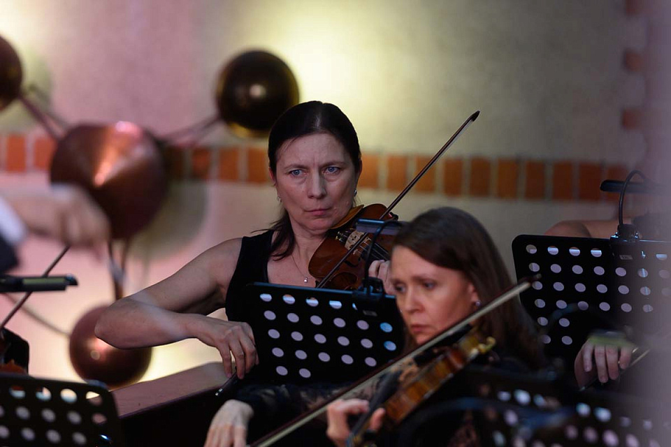 Камерный оркестр и солисты филармонии, дирижёр Фахраддин Керимов, фестиваль "Русская музыка на Балтике", 18 Мая 2024г. — фото 6