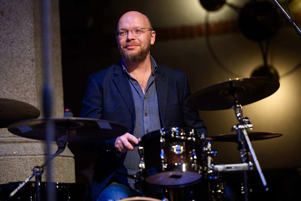 Стивен Митчелл и Джем-бенд Максима Пиганова, Международный фестиваль "Джаз в филармонии", 18 Ноября 2025г. — фото 3