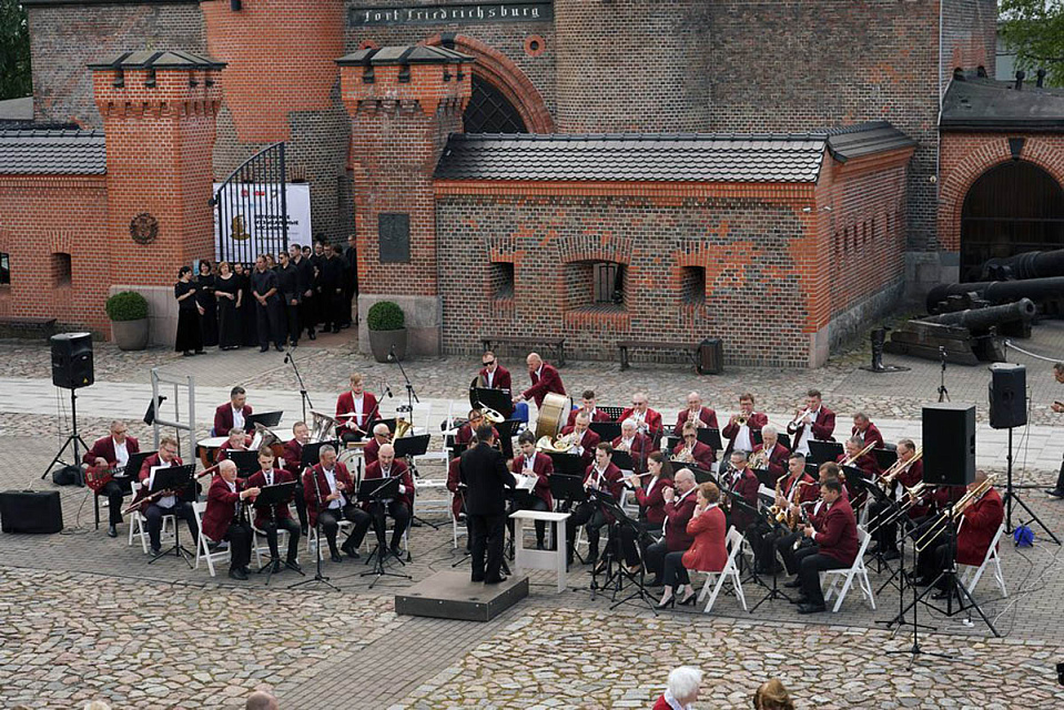 Концертный духовой оркестр принял участие в «Петровскик музыкальных ассамблеях», 12 Июля 2022г. — фото 3
