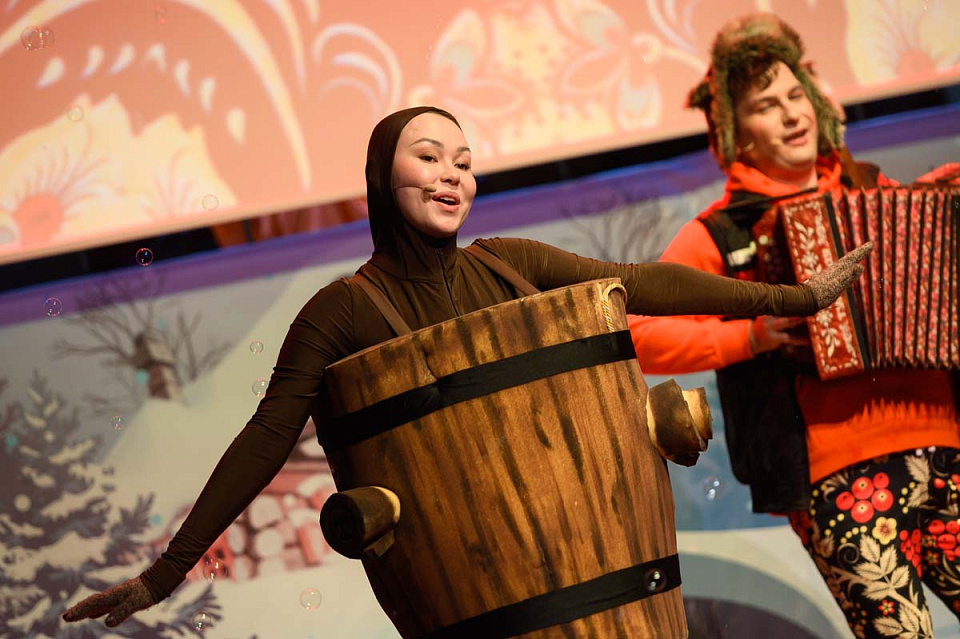 «Пароль — по щучьему велению», семейное новогоднее представление в исполнении солистов и артистов филармонии, декабрь 2024 г — янв, 25 Декабря 2024г. — фото 10