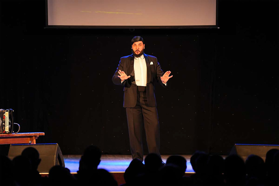 Проект "Поезд Победы" в исполнении солистов филармонии, Центр культуры и досуга г. Черняховск, 7 Февраля 2026г. — фото 6