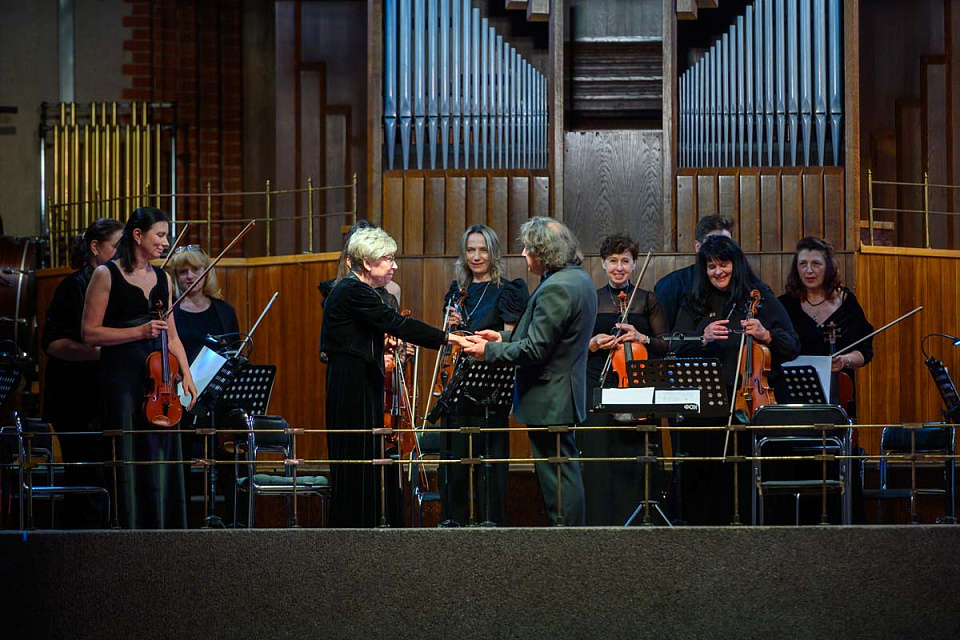 Камерный оркестр и солисты филармонии, дирижёр Фахраддин Керимов, фестиваль "Русская музыка на Балтике", 18 Мая 2024г. — фото 13