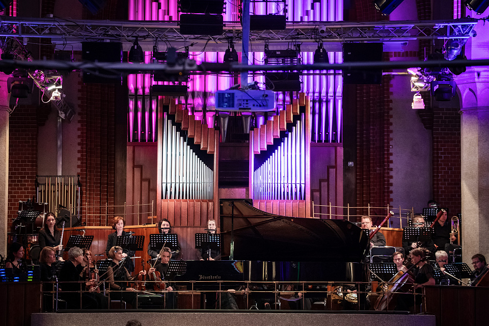 Второй концерт Рахманинова в исполнении Оркестра филармонии и Анны Ушаковой. "Русская музыка на Балтике" — фото 5