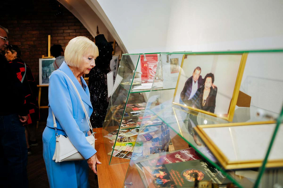 Открытие выставки в малом зале и концерт "Аве Мария" в честь 45-летия Концертного зала филармонии, 22 Августа 2025г. — фото 16