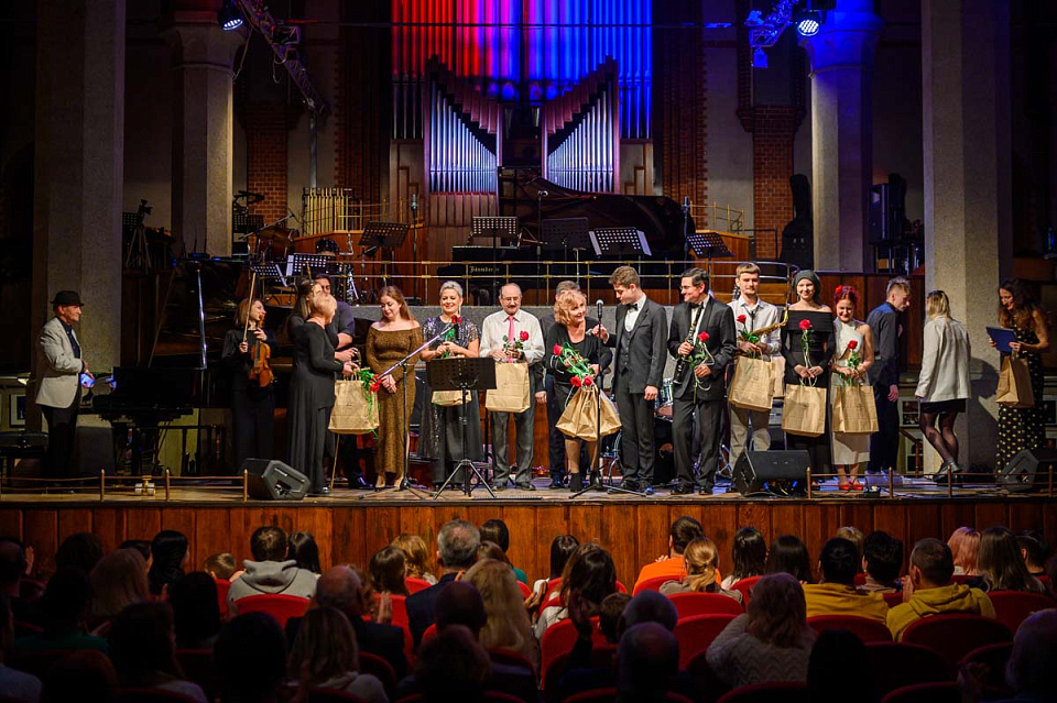 Международный фестиваль «Джаз в филармонии», Ансамбли «ЗВУК» (Москва) и «Акцент» (Калининград), 16 Ноября 2024г. — фото 21