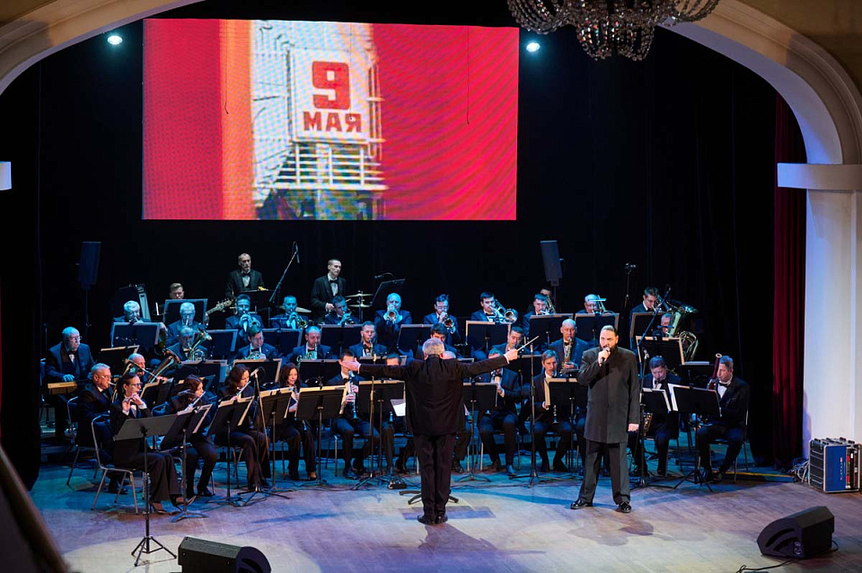 Финальный концерт проекта "Поезд Победы" в исполнении солистов филармонии, Тульского Губернаторского духового оркестра, Тула, 3 Декабря 2025г. — фото 11