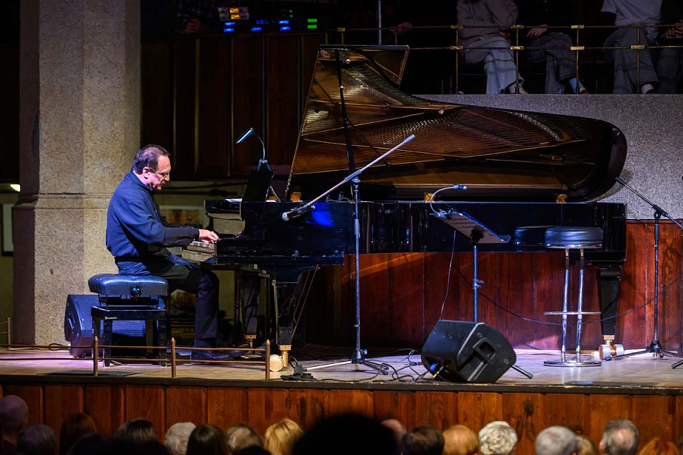Даниил Крамер с программой MUSICA LATINA, Международный фестиваль "Джаз в филармонии", 14 Ноября 2025г. — фото 4
