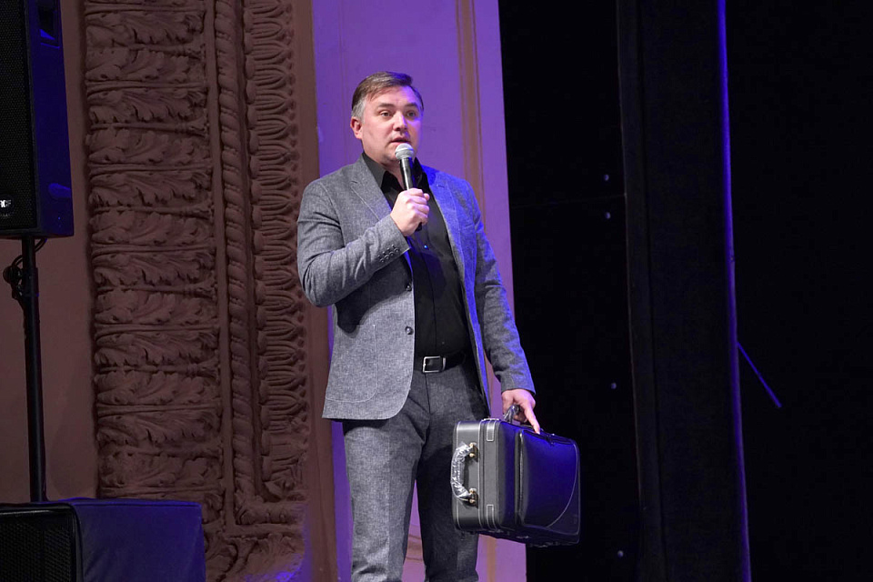 В Драмтеатре состоялся грандиозный гала-концерт «Опера, оперетта, мюзикл...», 12 Мая 2021г. — фото 19