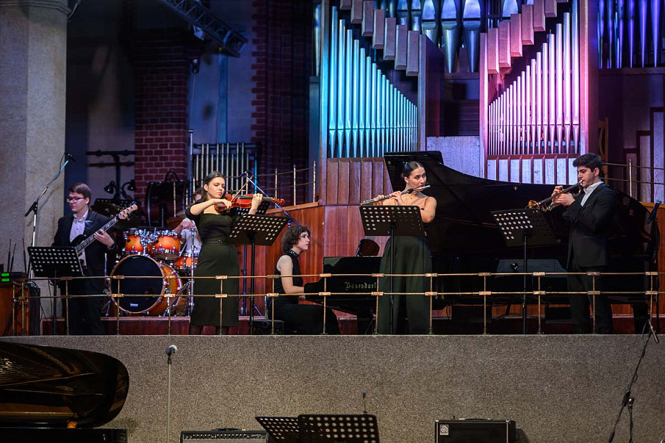 Международный фестиваль «Джаз в филармонии», Ансамбли «ЗВУК» (Москва) и «Акцент» (Калининград), 19 Ноября 2025г. — фото 9