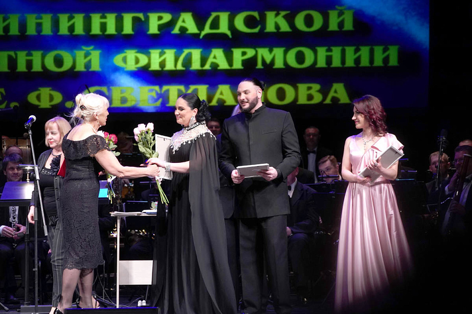 В Драмтеатре состоялся грандиозный гала-концерт «Опера, оперетта, мюзикл...», 12 Мая 2021г. — фото 33