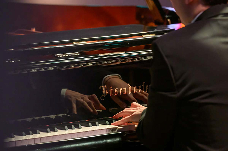 Юлиан Семёнов-Брайди с программой «Шопен, Рахманинов. 12 мгновений весны», фестиваль «Музыкальная весна», 28 Марта 2026г. — фото 9