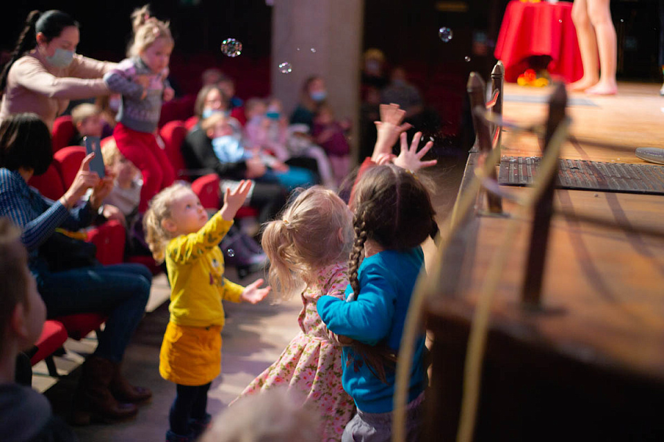 МУЗЫКАЛЬНЫЙ СПЕКТАКЛЬ «МОЙДОДЫР», 14 Февраля 2021г. — фото 124