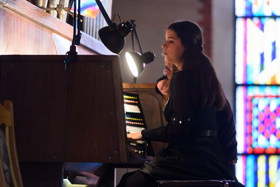 Открытие "Бахослужения": Хор "Мастера хорового пения" и музыканты филармонии, 22 Июля 2023г. — фото 7