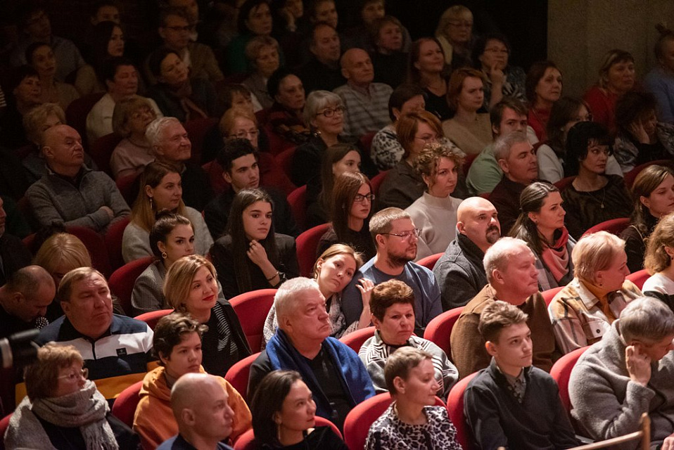 XIX МЕЖДУНАРОДНЫЙ ФЕСТИВАЛЬ "ДЖАЗ В ФИЛАРМОНИИ". трио Валерия Гроховского и камерный оркестр, 19 Ноября 2022г. — фото 24