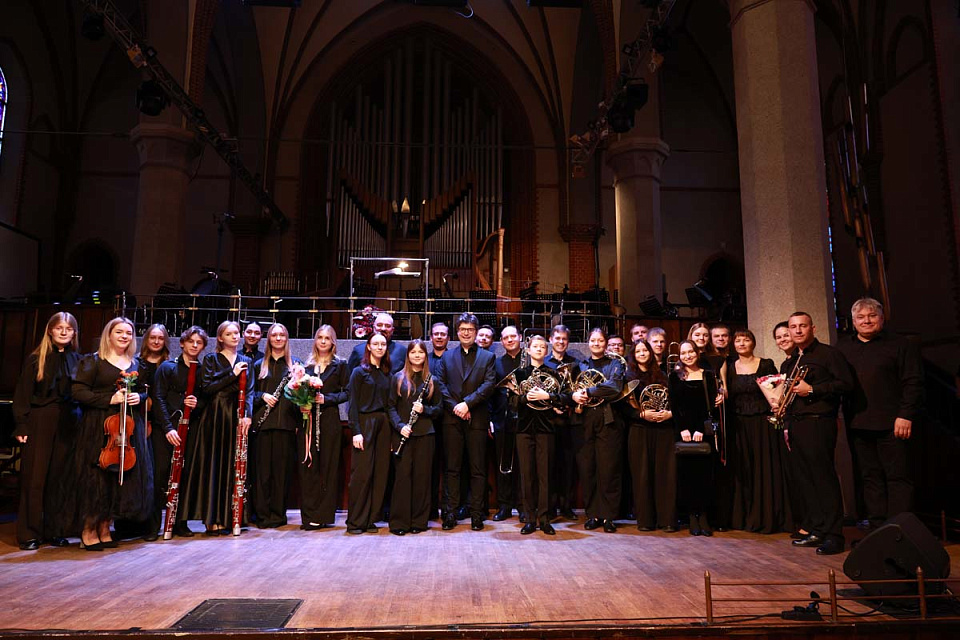 Выступление Камерного оркестра филармонии и учащихся и преподавателей ЦМШ-АИИ из Москвы и Калининграда, 28 Сентября 2025г. — фото 14