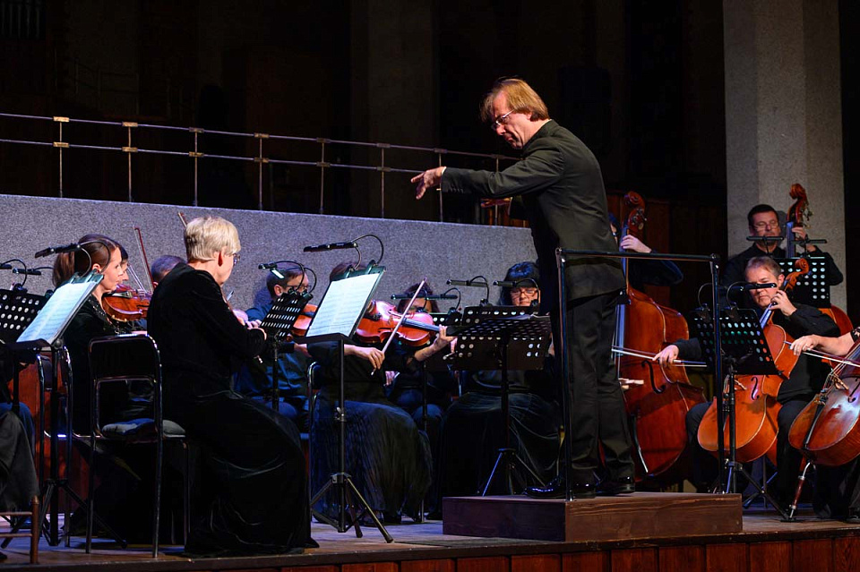 Фабио Мастранджело и Камерный оркестр филармонии, концерт к 65-летию Калининградской областной филармонии, 4 Октября 2024г. — фото 2