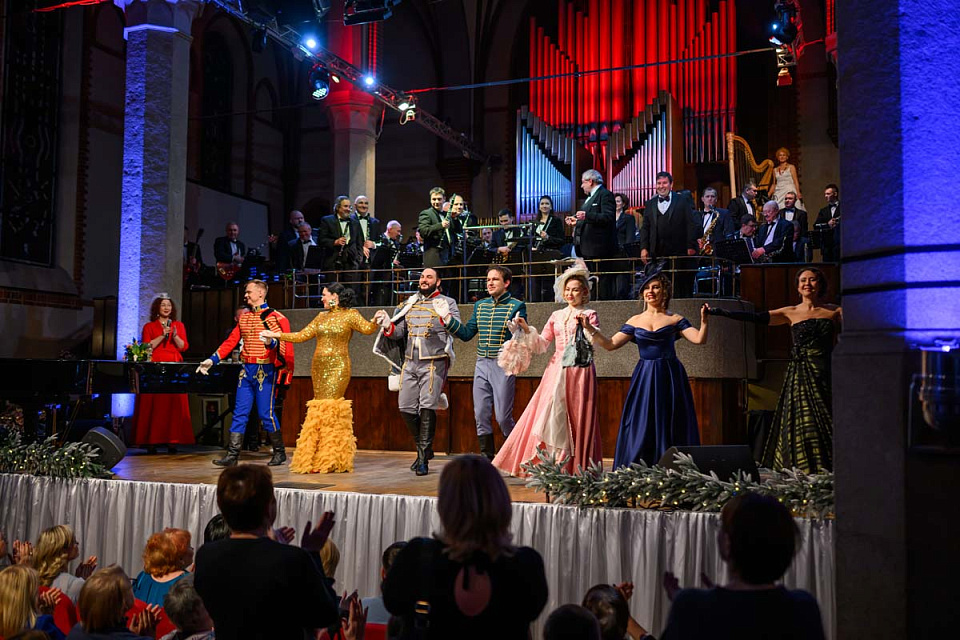 "Новогодний бал у Имре Кальмана" ,Концертный духовой оркестр и солисты филармонии, 28 Декабря 2025г. — фото 24