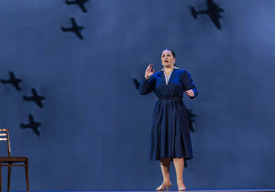 Концерт проекта "Поезд Победы" в исполнении солистов филармонии, Областной Дворец культуры и народного творчества г. Мурманск, 28 Сентября 2025г. — фото 8